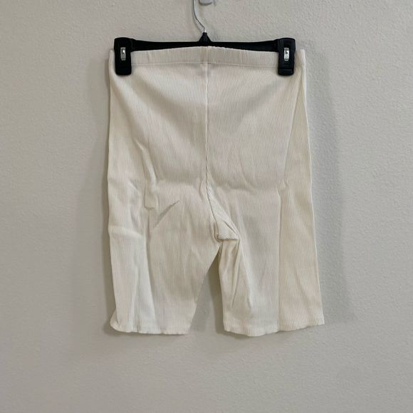 Fashion Nova My Way Biker Shorts & Zip Up Set in White Size Medium - Picture 12 of 13